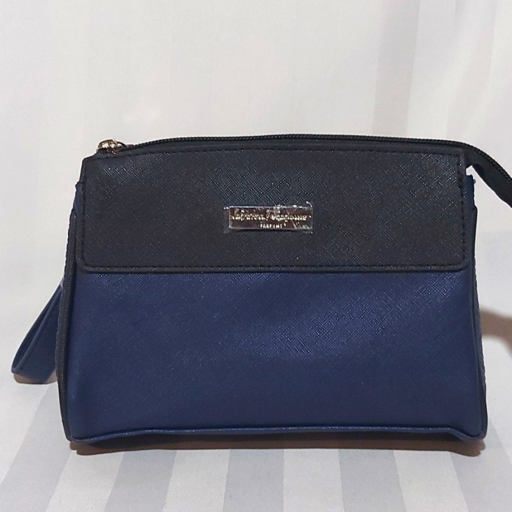 SALVATORE FERRAGAMO CASE NWOT!